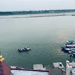 Tandon Lodge Homestay Stay Infront Of River Ganga
